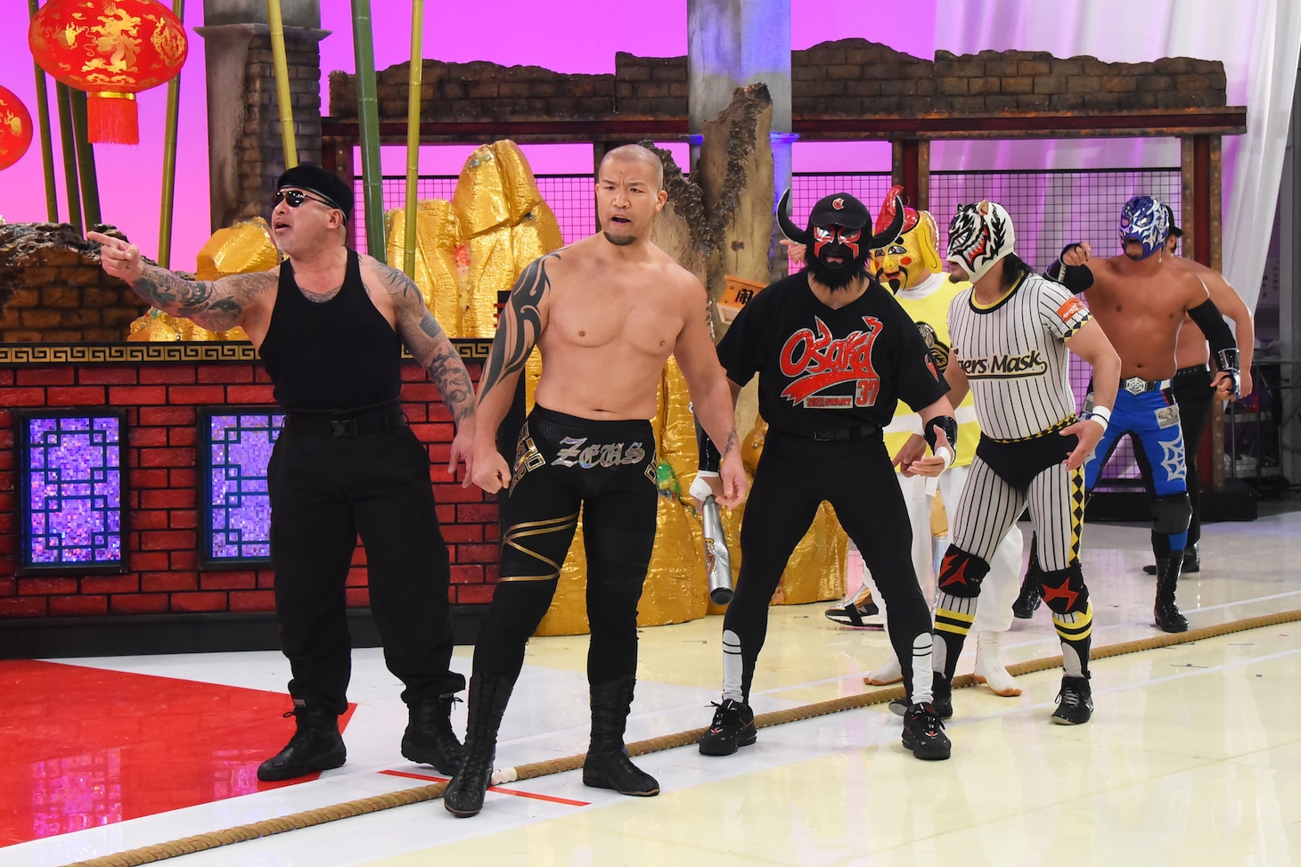 「かまいたちの机上の空論城」のワンシーン。(c)カンテレ