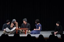 ロングコートダディとcacaoのユニットコントの様子。