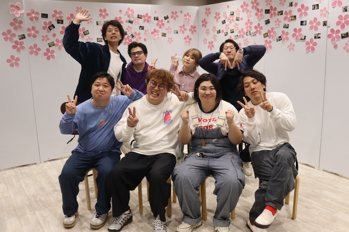 終演後に行われた卒業メンバーによる生配信の様子。