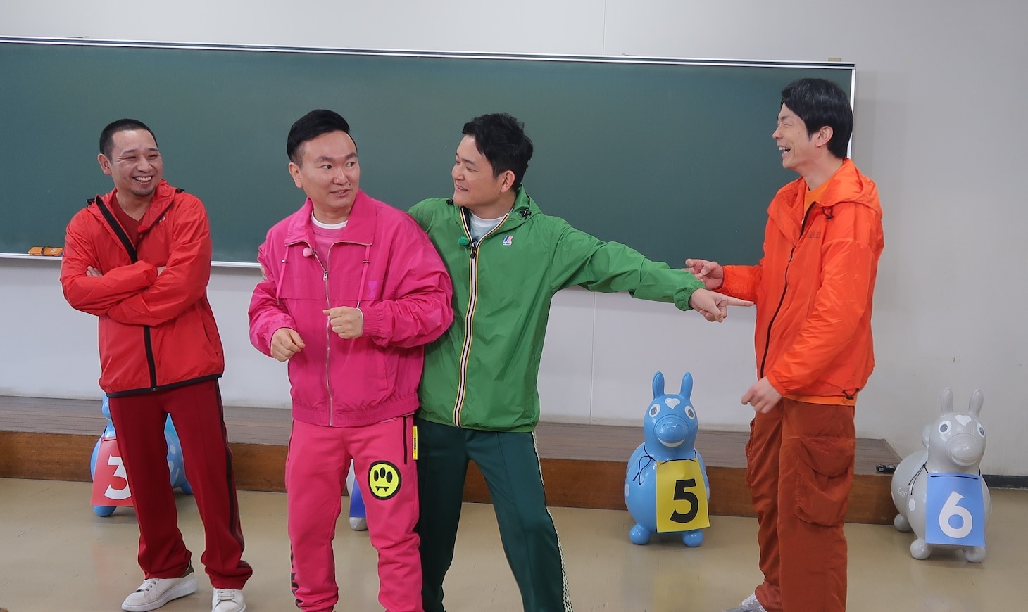 「火曜は全力！華大さんと千鳥くん」のワンシーン。(c)カンテレ