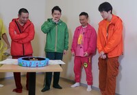 左から千鳥、かまいたち。(c)カンテレ