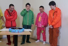 左から千鳥、かまいたち。(c)カンテレ