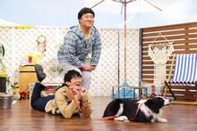 ロングコートダディ（左）とテス（右）。