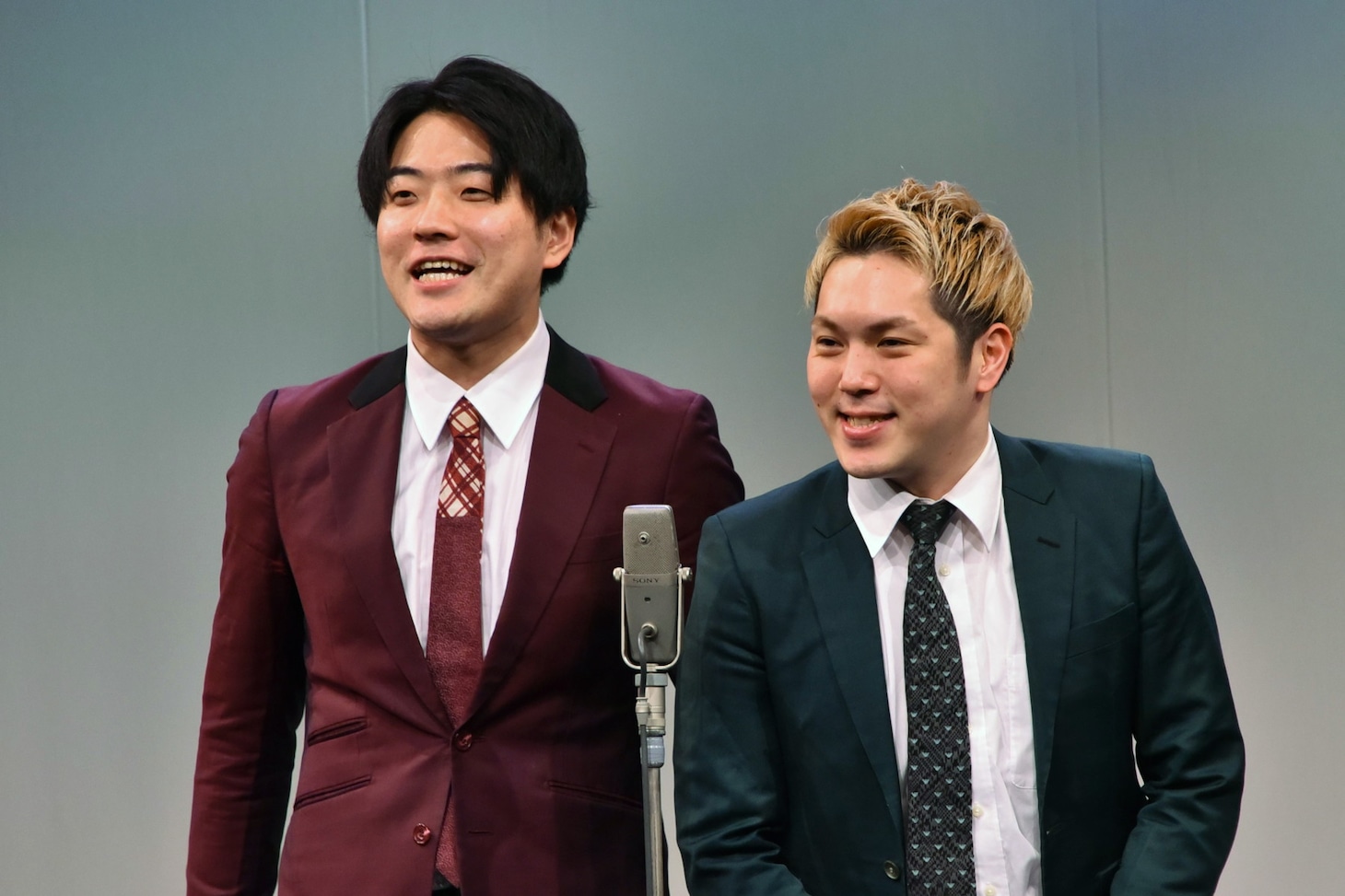 ネイチャーバーガー。左が三浦リョースケ、右が笹本はやて。