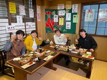 「千原ジュニアのヘベレケ」に出演する（左から）タイムマシーン3号、千原ジュニア、三四郎・小宮。(c)東海テレビ