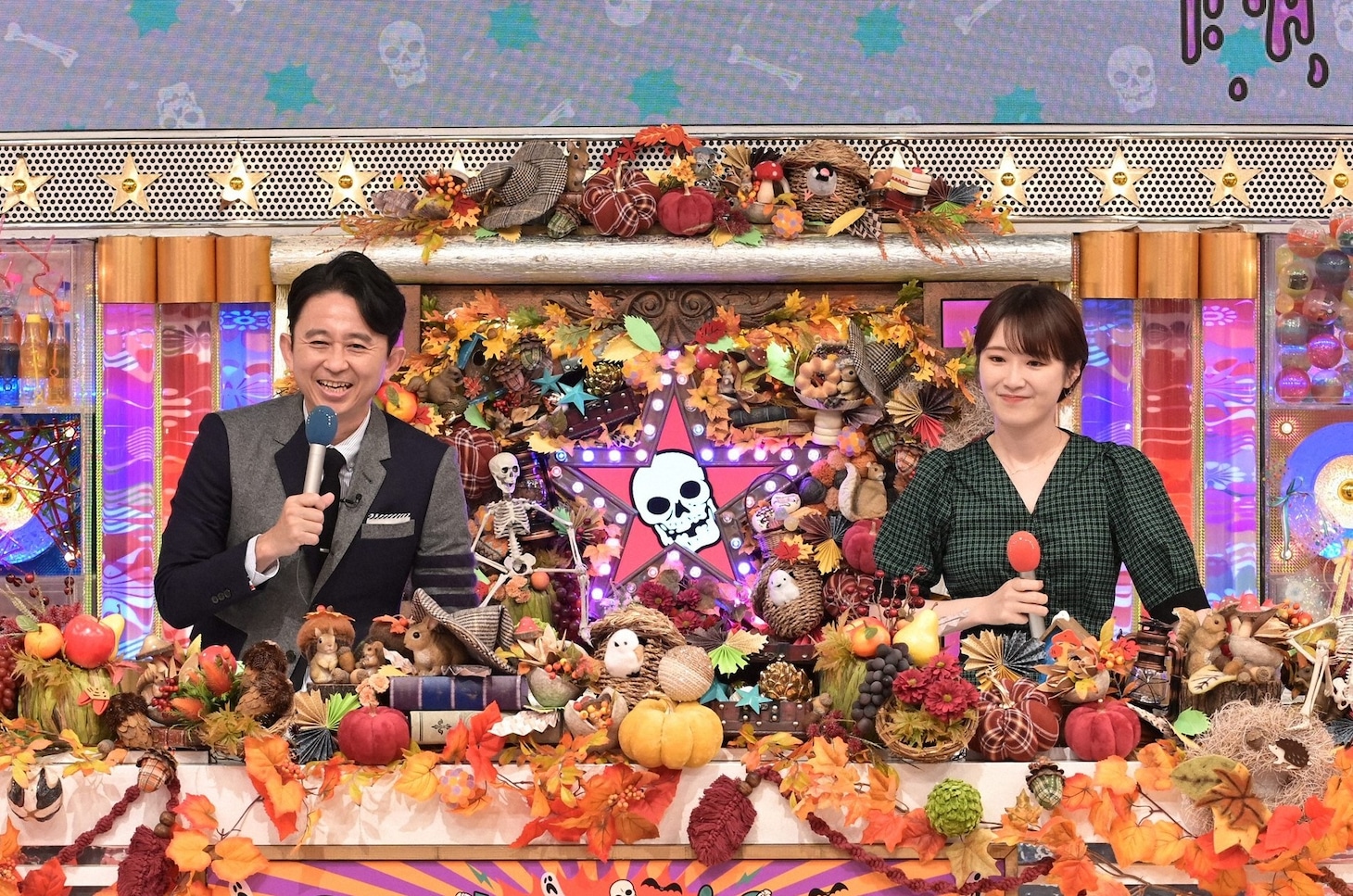 「オールスター後夜祭'23春」MCの有吉弘行と高山一実。(c)TBS