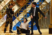 優勝発表の直後、キャノン砲でテープが発射されて驚く豆鉄砲。