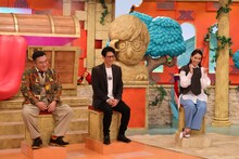 左からアンタッチャブル、滝沢カレン。(c)関西テレビ