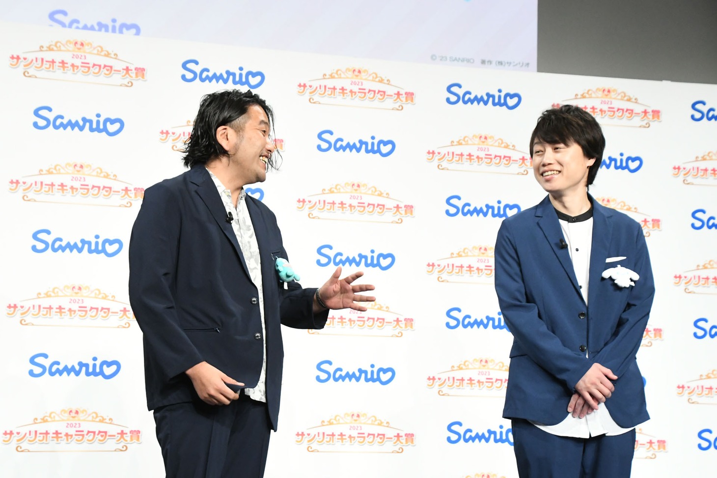 見取り図。盛山はハンギョドン、リリーはシナモロール推し。
