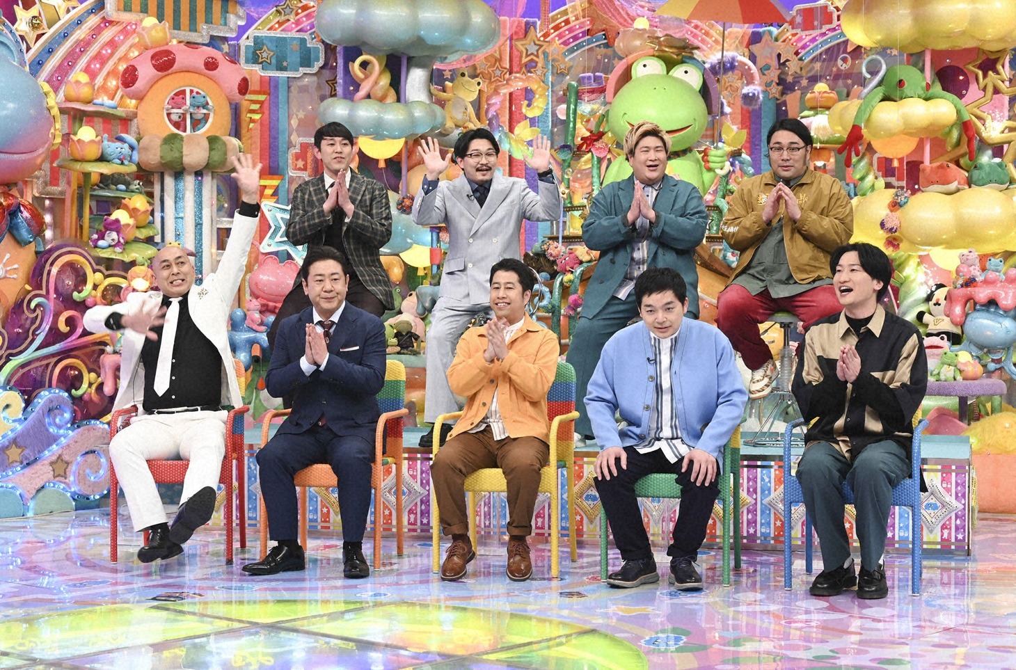 「アメトーーク！」の「今年が大事芸人2023」回に出演する（前列左から）錦鯉、ウエストランド、相席スタート山添、（後列左から）オズワルド、ビスケットブラザーズ。(c)テレビ朝日