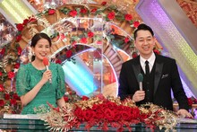 永島優美アナとバナナマン設楽。(c)フジテレビ