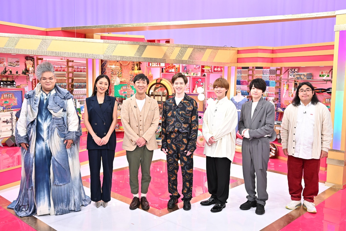 「熱狂マニアさん！」のスタジオ出演者たち。(c)TBS