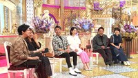 左から、アレクサンダーと川崎希夫妻、魔裟斗と矢沢心夫妻、アルコ＆ピース酒井と矢端名結夫妻。(c)フジテレビ