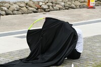 瞬間移動中のワイフダブルダッチ漆山。