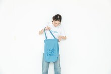 ロングコートダディのトートバッグ。