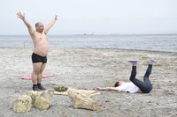 オープニングコントを披露するトム・ブラウン（撮影：高月清司）。