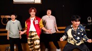 ヨネダ2000とゲストの本田康祐、 中川勝就。
