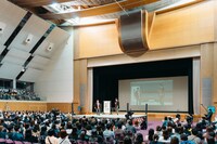 「かまいたちの掟 感謝祭 2023」の様子。