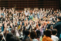 「かまいたちの掟 感謝祭 2023」の様子。