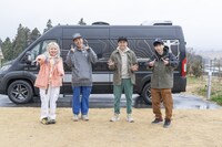 左からエルフ荒川、おぎやはぎ、インパルス板倉。(c)メ～テレ