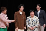 エンディングでもダブルアート真べぇの話をするニッポンの社長・ケツ（左から3人目）。