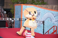 日本刀を構えるちぃたん☆。