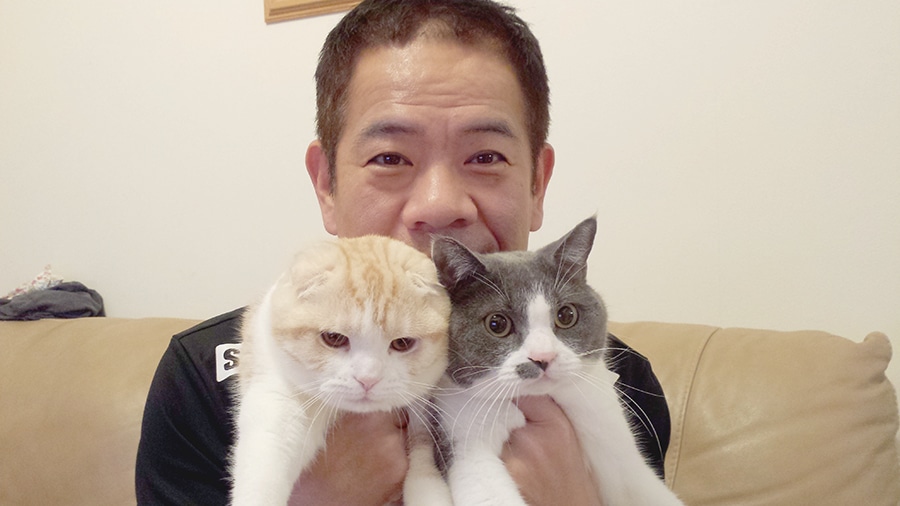 FUJIWARA原西と愛猫。
