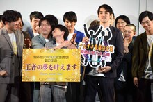 「第5回ナルゲキ最強決定戦」で優勝したさすらいラビー。