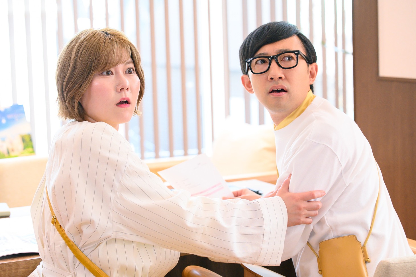 左から、オダウエダ小田、こがけん。(c)TBS