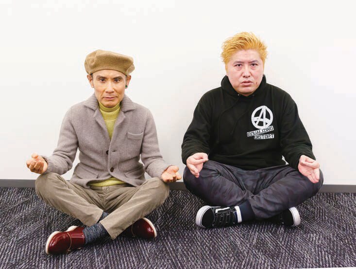 左から、連載「電池以下」登場時の片岡鶴太郎と吉田豪。