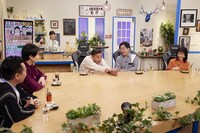 左から、かまいたち、石井杏奈、トミーズ、川田裕美。(c)ABCテレビ