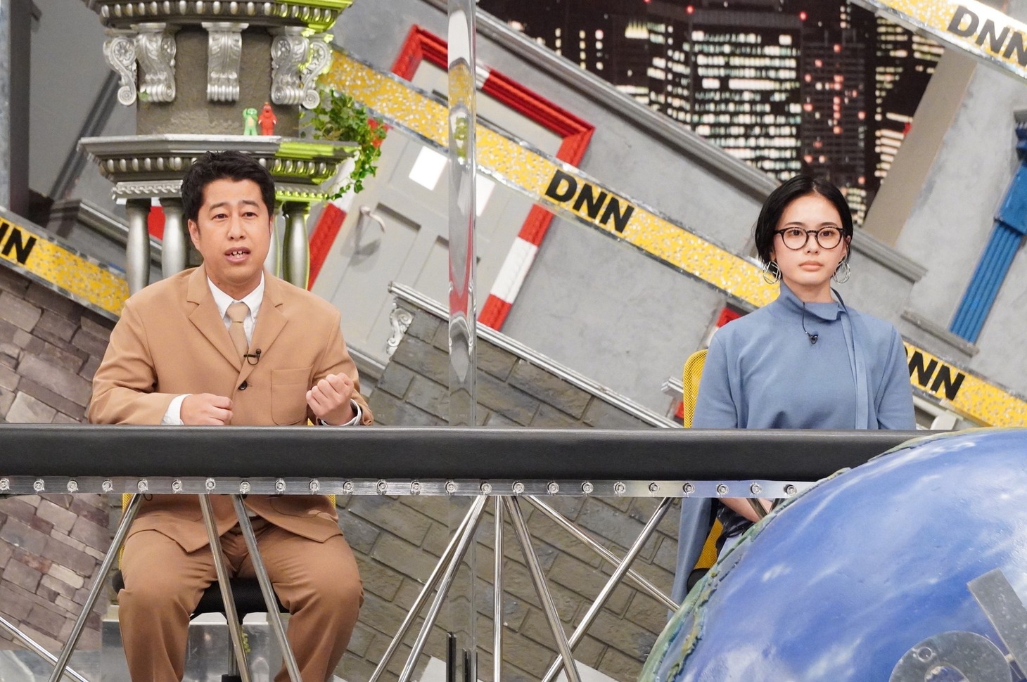 ウエストランド井口と安斉星来。(c)フジテレビ