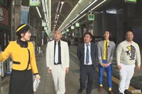 左から、田口彩夏アナ、錦鯉、トム・ブラウン。(c)HTB