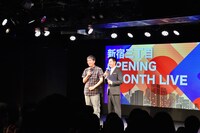 シアターマーキュリー新宿のこけら落とし公演でMCとトリを務めた、おぎやはぎ。