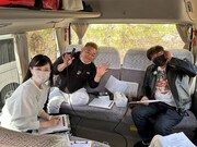 左から東島衣里アナウンサー、サンドウィッチマン。(c)ニッポン放送