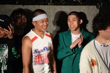 左からサンシャイン池崎、どんぐりたけし。