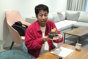 40歳を祝う誕生日ケーキとウエストランド井口。