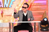 「ものまねグランプリ 今1番ウケるネタ 春の22連発スペシャル」のワンシーン。