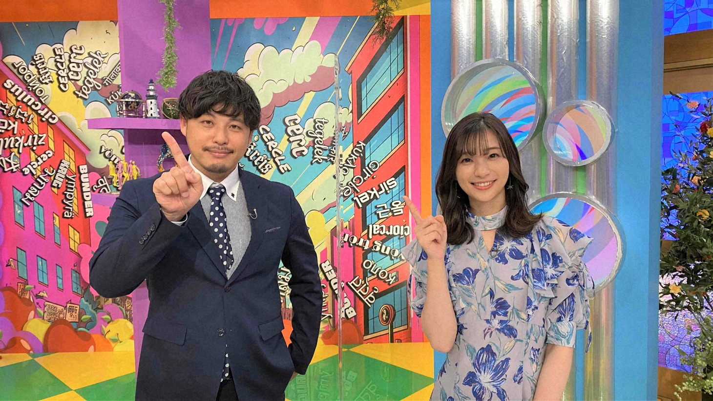 MCを務めるアルコ＆ピース平子（左）と足立梨花（右）。(c)NHK