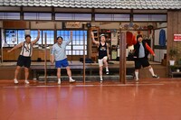 左から、バナナマン日村、サンドウィッチマン富澤、見取り図リリー、とにかく明るい安村。(c)TBS