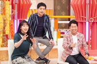 桜井日奈子とウエストランド。(c)フジテレビ