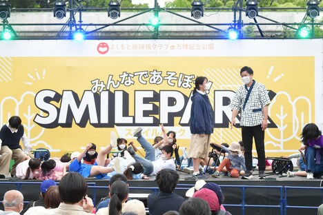 「吉本新喜劇体験教室」の様子。