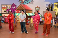 左から千鳥、かまいたち。(c)カンテレ