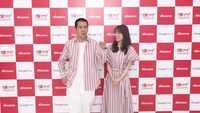 インタビューに応じるコットンきょん（左）と泉里香（右）。