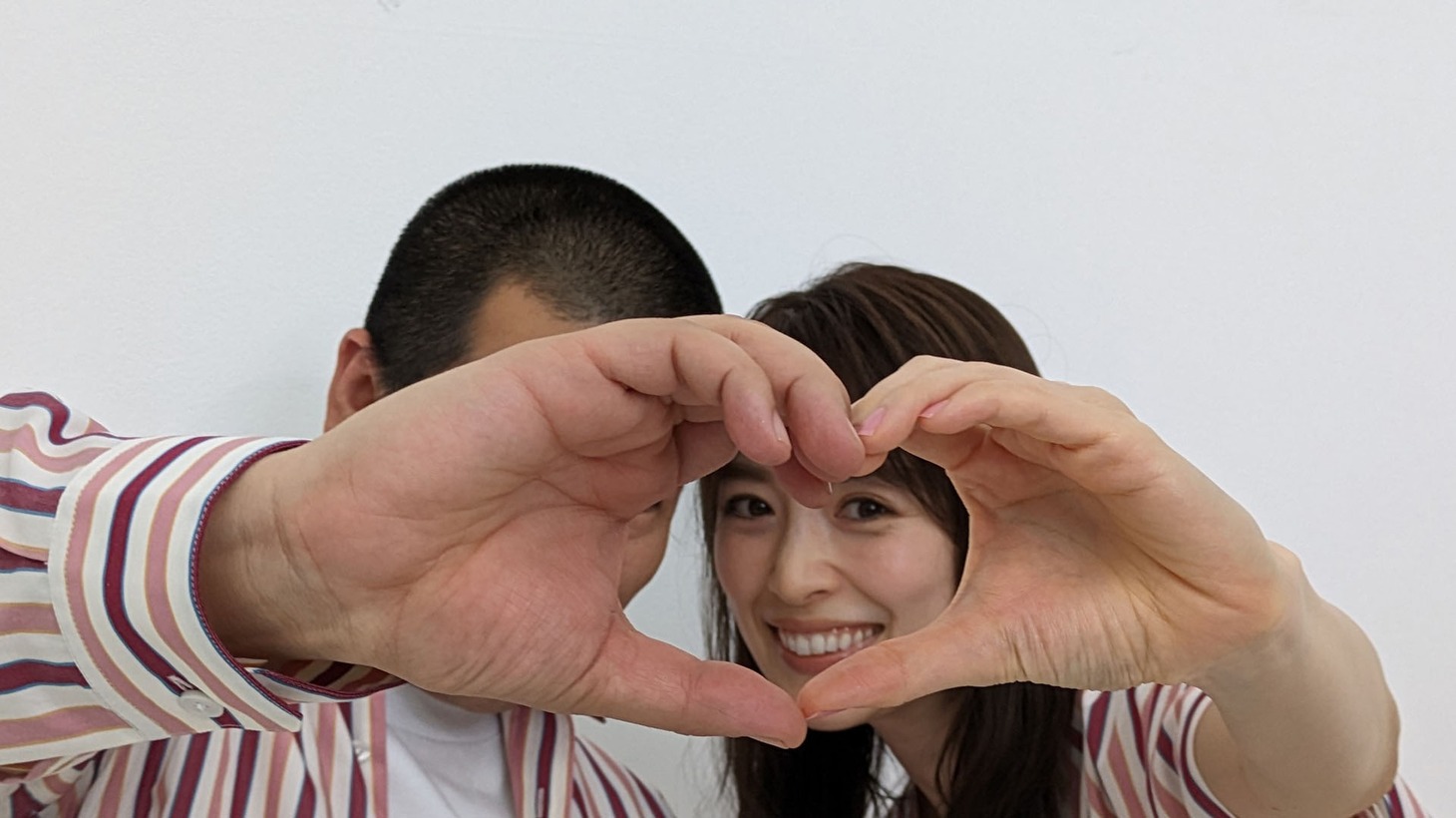 コットン西村が撮影したコットンきょん（左）と泉里香（右）の写真。