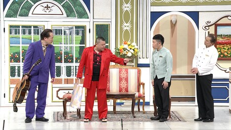 左から松浦真也、川畑泰史、吉田裕、アキ。