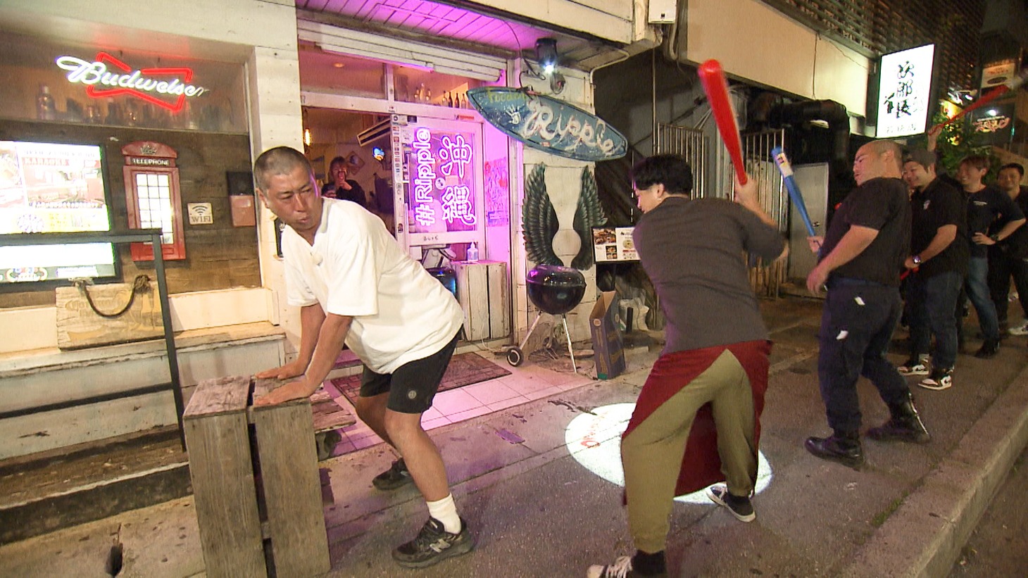 パンサー尾形（左） (c)ABCテレビ