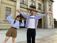 左から、矢吹奈子、パンサー尾形。 (c)仙台放送