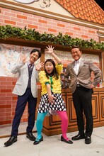 35周年記念公演を行った島田珠代（中央）と、藤井隆（左）、辻本茂雄（右）。