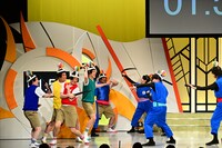 「ワチャラチャ！風船チャンバラ」の様子。